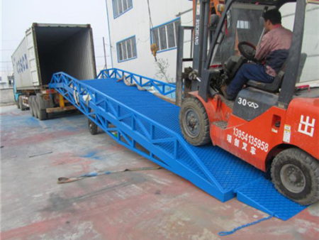 陝西卸(xie)貨平台(tai)廠家-渭(wei)南裝卸(xie)貨平台(tai)-渭南裝(zhuang)卸貨平(ping)台廠家(jia)